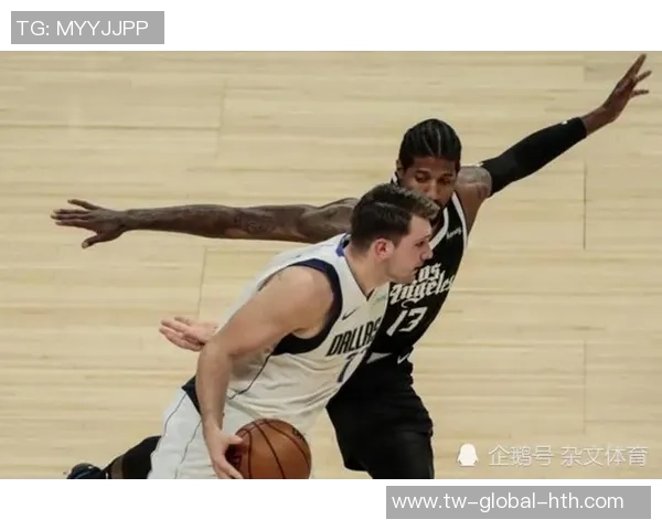 足球腰砍的含义解析与技巧分享让你更好理解这项运动的魅力与挑战